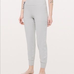 Align joggers 28”